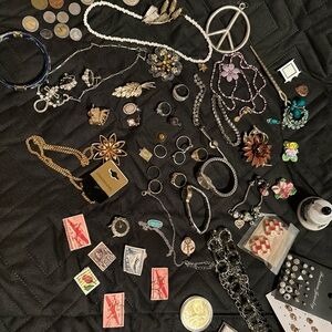 Elegant Gold and Silver Women's Jewelry lot: Vintage and Modern